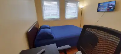 -- ROOM FOR RENT -- RENTAL ROOMS -- * No Landlord, Female Only House * PRIVATE and FURNISHED ROOMS *...