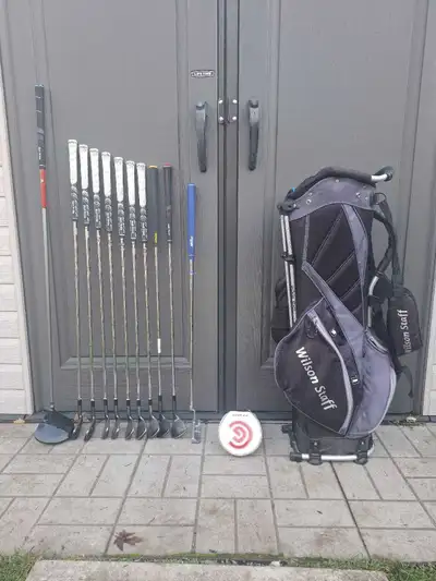 Left-handed Cleveland golf set w/Wilson bag, View more