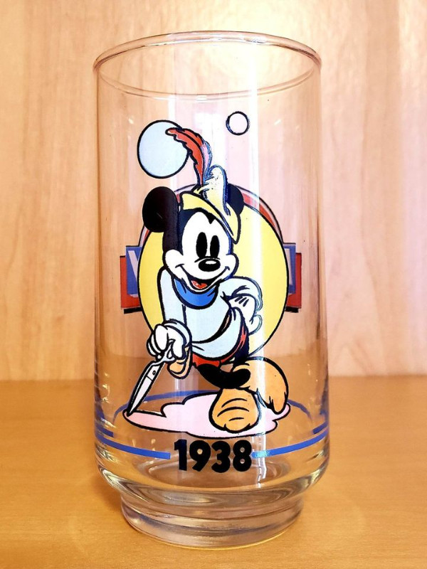 AU CHOIX VERRE 1988 DISNEY/SUNOCO  60e ANNIVERSAIRE  YOUR CHOICE in Arts & Collectibles in West Island - Image 3