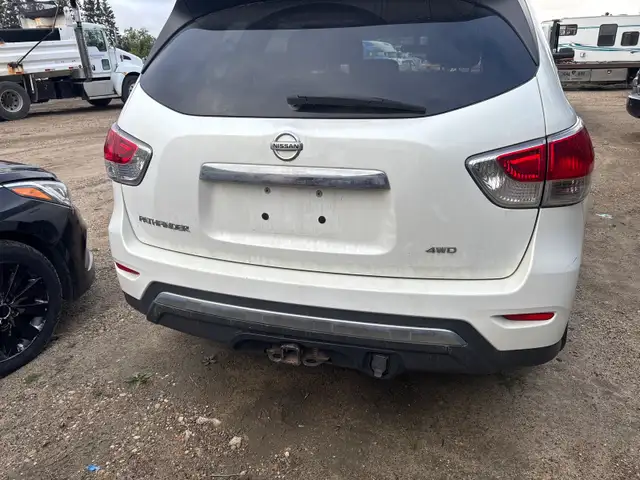 2014 Nissan pathfinder 559287674078515201