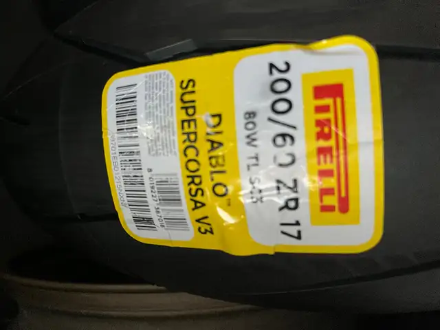 Pirelli Diablo Supercorsa V4 tires rear 180/55/17 120 street dot in Other in Barrie - Image 3