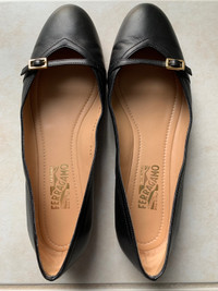 Salvatore Ferragamo Size 9 Ballet Flats