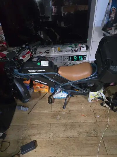 A fresh new long range E-Bike S8 for sale. Long range, two batteries Without backcase