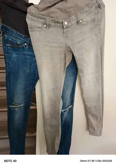 In good condition. Same size.both for 17 $