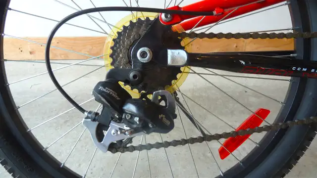 Youth Mountain Bike in Kids in Oakville / Halton Region - Image 5