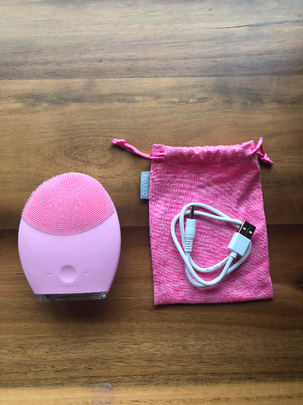 FOREO Sonic Facial Brush in Health & Special Needs in City of Toronto - Image 2