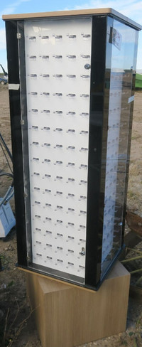 Locking Display Stand/Display Cabinet