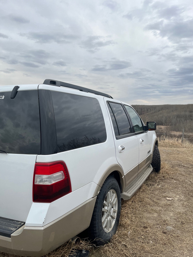 2007 Ford expedition Eddie Bauer edition in Cars & Trucks in Prince Albert - Image 4