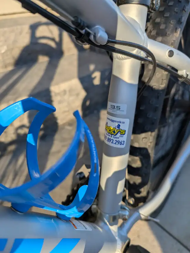 TREK Marlin 4 mountain bike in Mountain in Kitchener / Waterloo - Image 5