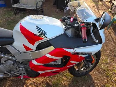 Honda CBR929RR 2000 W 45,000 Km Leovince Carbon Fiber Canisters1, View more