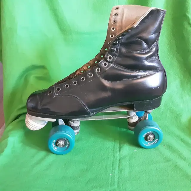 Men's Roller Skates, size 10, precision wheels. in Skates & Blades in Windsor Region - Image 4