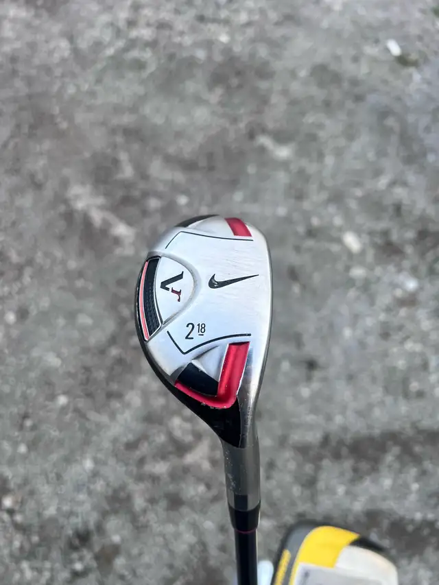 Nike Golf Clubs and Bag in Golf in Norfolk County - Image 6
