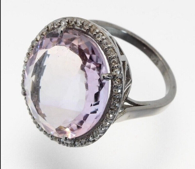 Art4u2enjoy (J) Amethyst and Diamond Ring Appr 2,825.00$ in Jewellery & Watches in Pembroke