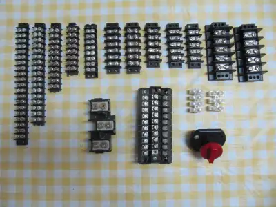 Up for sale is a 19 piece lot of Marathon/Jones/Cinch brand electronic terminal strips/power switch....