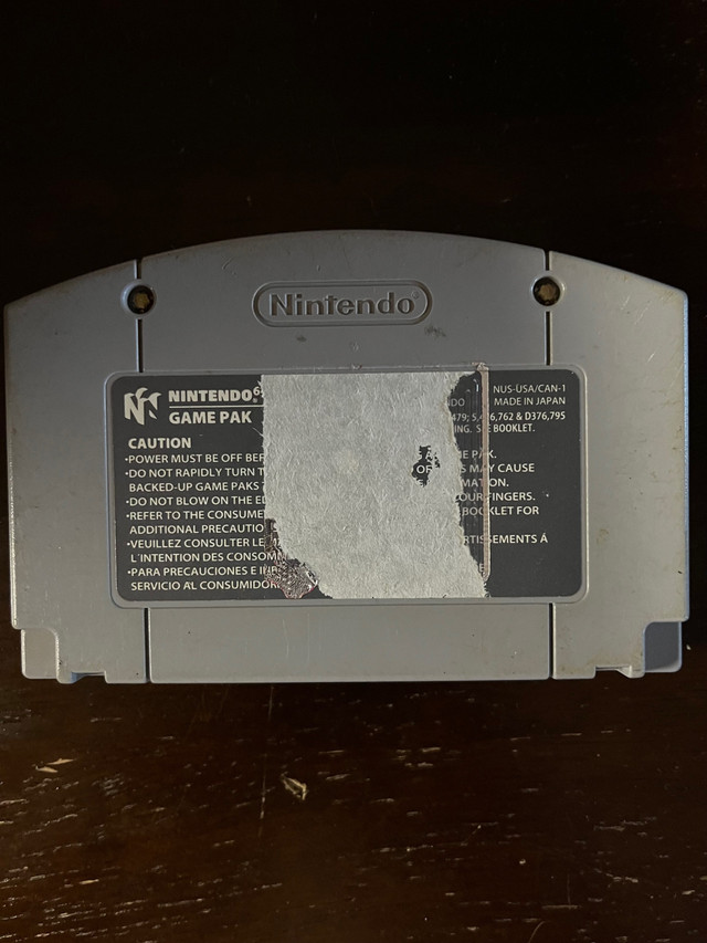 Jeux Zelda Ocarina of time. Nintendo 64. En bonne condition dans Consoles classiques  à Longueuil/Rive Sud - Image 2