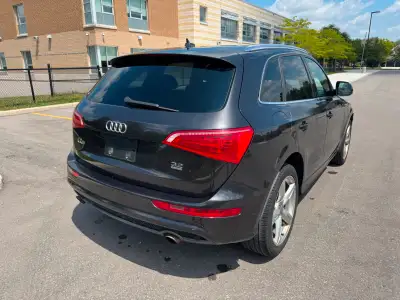 2011 Audi Q5 with 250000km. Car is a daily driver, and is in great mechanical shape. Never broke dow...