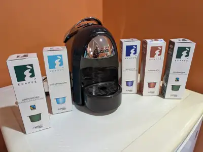 Caffitaly S18 Ambra Machine noire avec 48 capsules de café  $70., View more