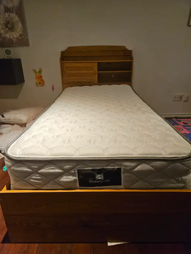 Lit simple 3 pieces avec matelas pour enfants tres propre in Beds & Mattresses in Laval / North Shore - Image 7