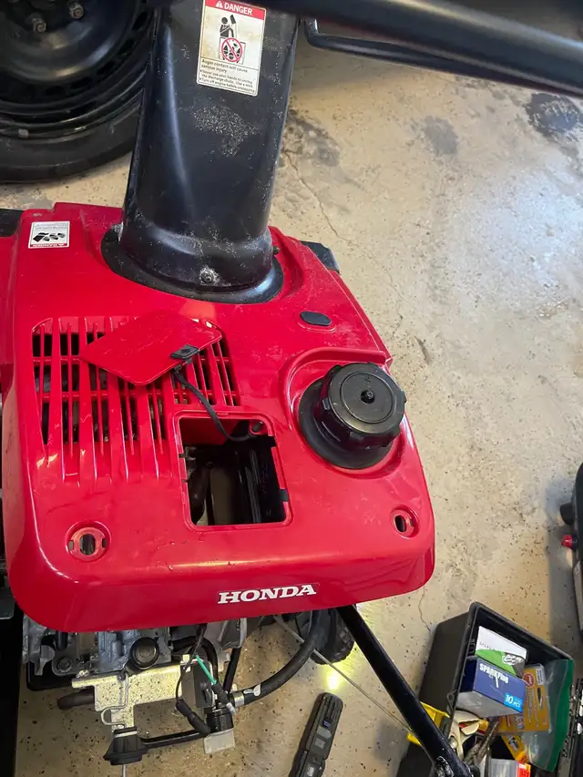 Tuneup your snowblower in Snowblowers in Oshawa / Durham Region - Image 5