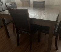 Table de salle à manger et 4 chaises