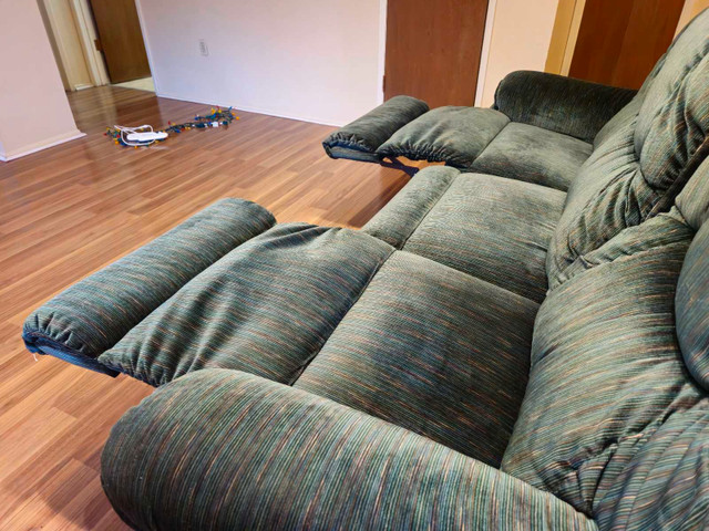 Couch good condition  in Couches & Futons in Calgary - Image 2