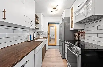 2 bedroom 1 bath Available Aug 1st 2025. Kamloops