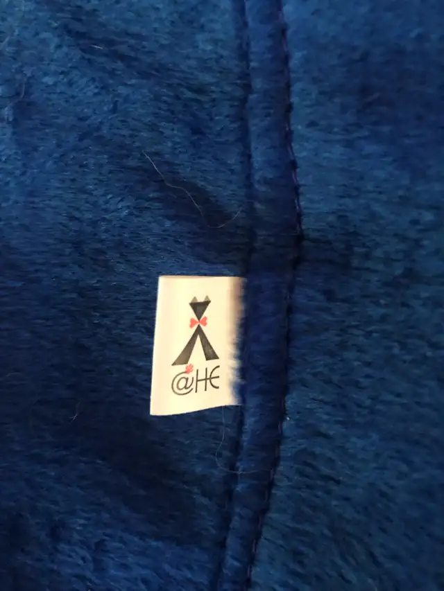 XL inflatable dog cone collar in Accessories in Saskatoon - Image 5