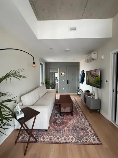3 1/2 Apartment Steps from Old Port!