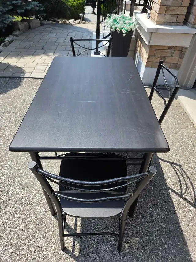 Kitchen Table and Chairs in Dining Tables & Sets in Markham / York Region - Image 3