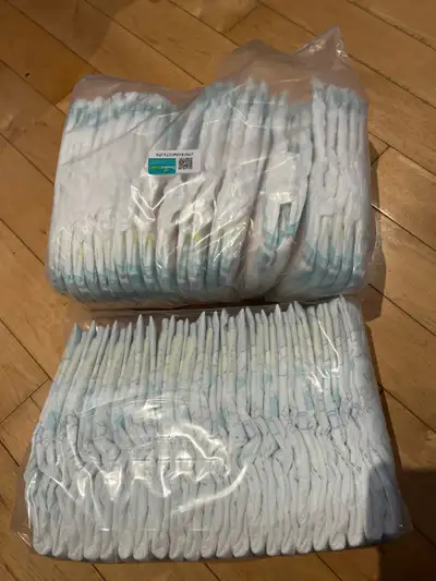 Pampers Diapers/Couches Size3 x45, View more