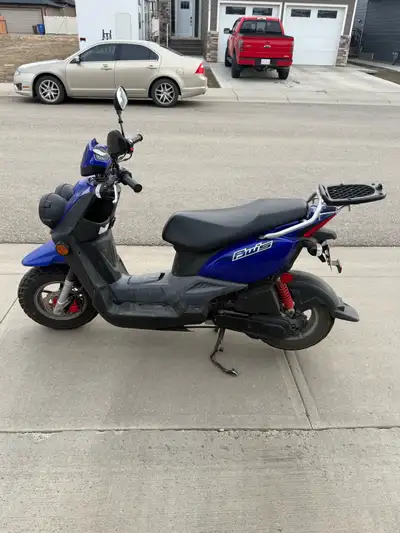 2012 Yamaha BWS scooter/moped for sale in Taber. Pickup in Taber. 9836km