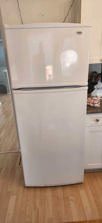 IRT18430 Inglis refrigerator with top freezer