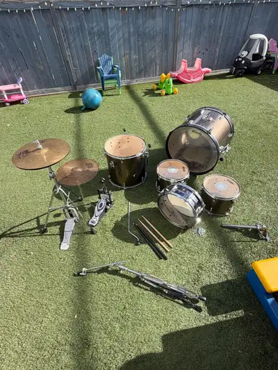 *$1,500 NEW beautiful TAMA Imperialstar drums / drum set, View more