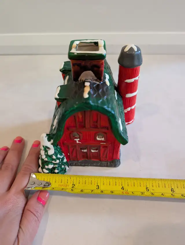 Christmas Village Ceramic Red Barn Tealight lit in Holiday, Event & Seasonal in Markham / York Region - Image 9