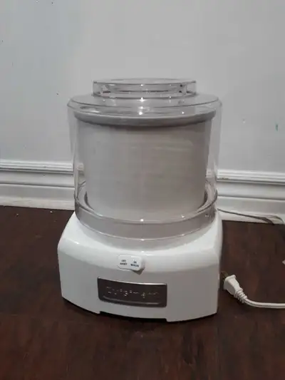 Cuisinart Icecream Maker lightly used like new can also be used to make sorbets and frozen yogurts....