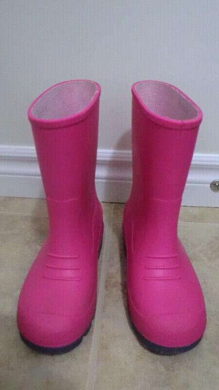 Girls Boots, Size 3, EUC, each pair for $10 in Kids & Youth in London - Image 2