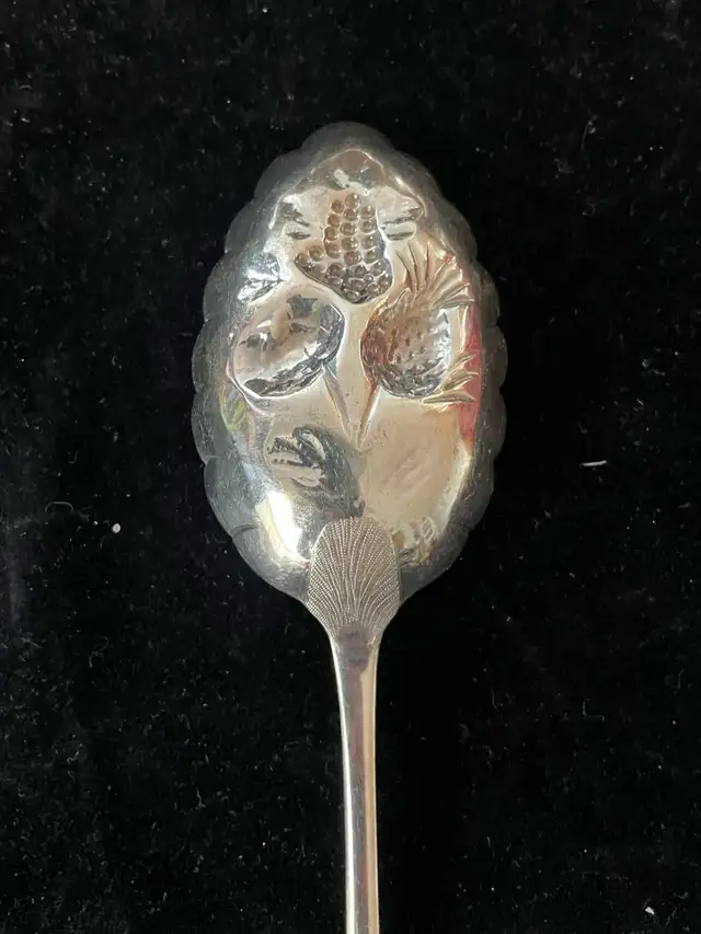 Vintage Birks Serving Spoon  in Arts & Collectibles in City of Toronto - Image 9