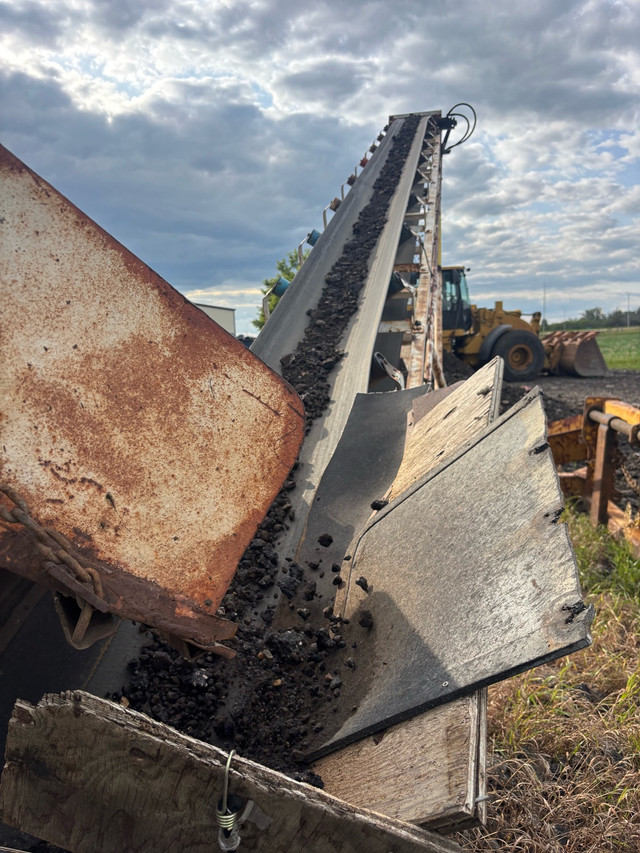 350 ton crushed Ashphalt in Plants, Fertilizer & Soil in Strathcona County - Image 3