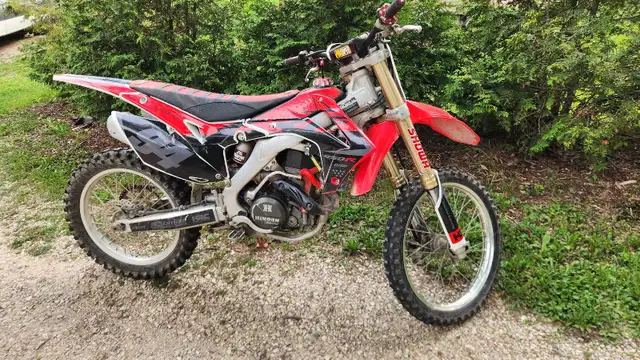 2016 honda crf450r in Dirt Bikes & Motocross in Stratford - Image 7