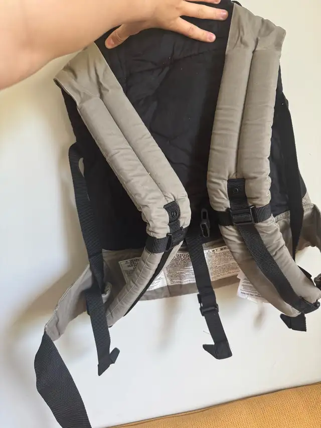 Ergobaby baby carrier  in Strollers, Carriers & Car Seats in Mississauga / Peel Region - Image 3