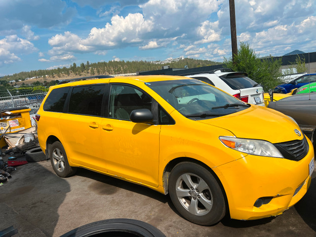 Wheelchair Toyota Sienna Van 7 seater in Cars & Trucks in Kelowna