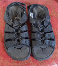 Ozark Trail Men’s Black 19  Water sandals 