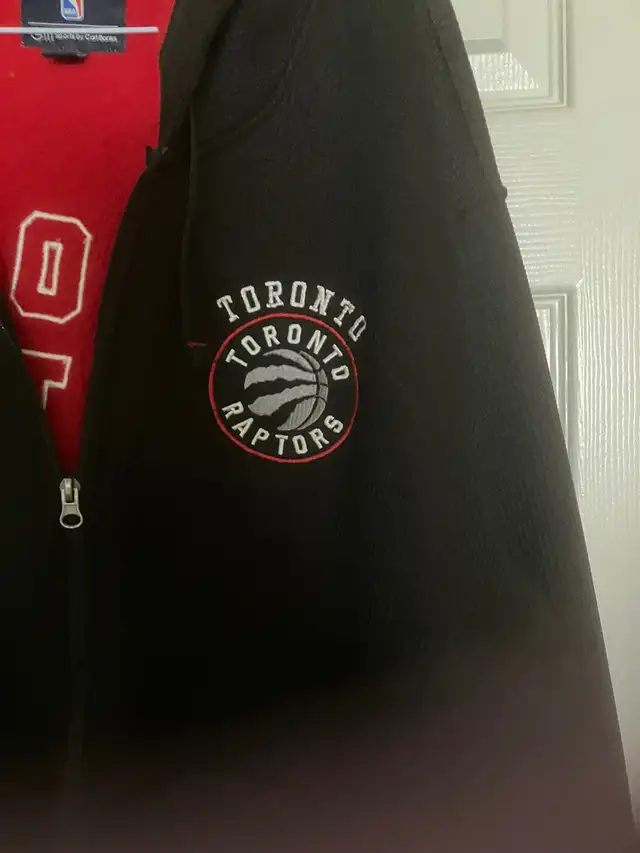 Black Raptors Heavy Jacket- Size XL in Men's in Oshawa / Durham Region - Image 4