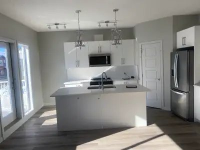 Beautiful corner townhouse 2bed and 2.5 bath for rent in north calgary area( redstone). All amenitie...