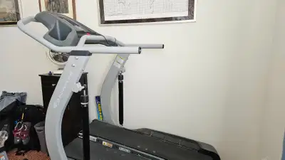 From Bowflex: "The TC20 is perfect to help you avoid workout burnout with built-in motivation and ve...