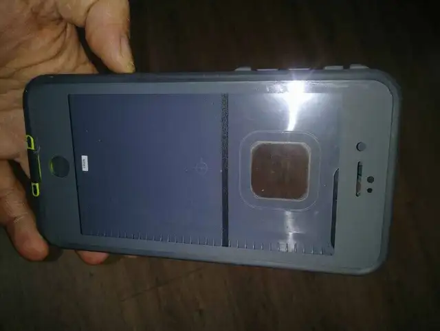 LifeProof FRĒ SERIES Waterproof Case for iPhone 8 Plus & 7 Plus in Cell Phone Accessories in Mississauga / Peel Region - Image 2