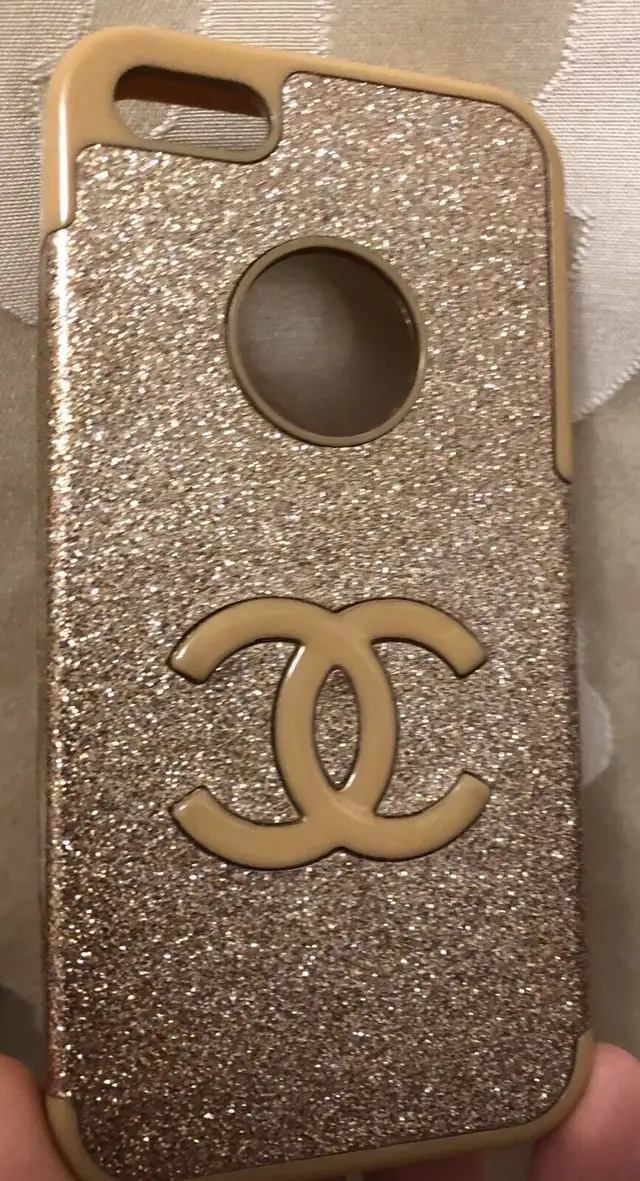 New iPhone SE and 5 Golden Glittery Phone Case in Cell Phone Accessories in Kingston - Image 3