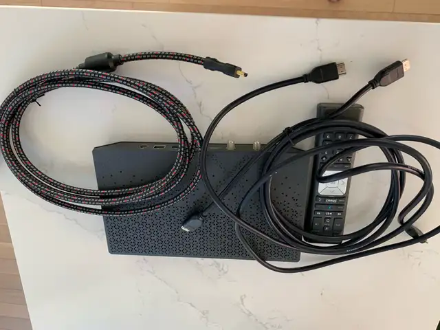 Shaw cable box and remote (3x HDMI cables) in General Electronics in Edmonton - Image 5