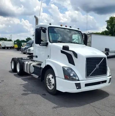 Contact me for more info, truck is on excellent condition. DD13, Automatic Transmission, 575,000kms...