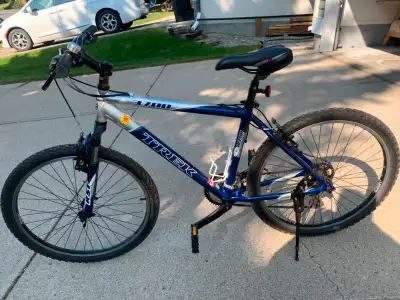 Good condition, medium frame 18”, 26” wheels, 18 speed.